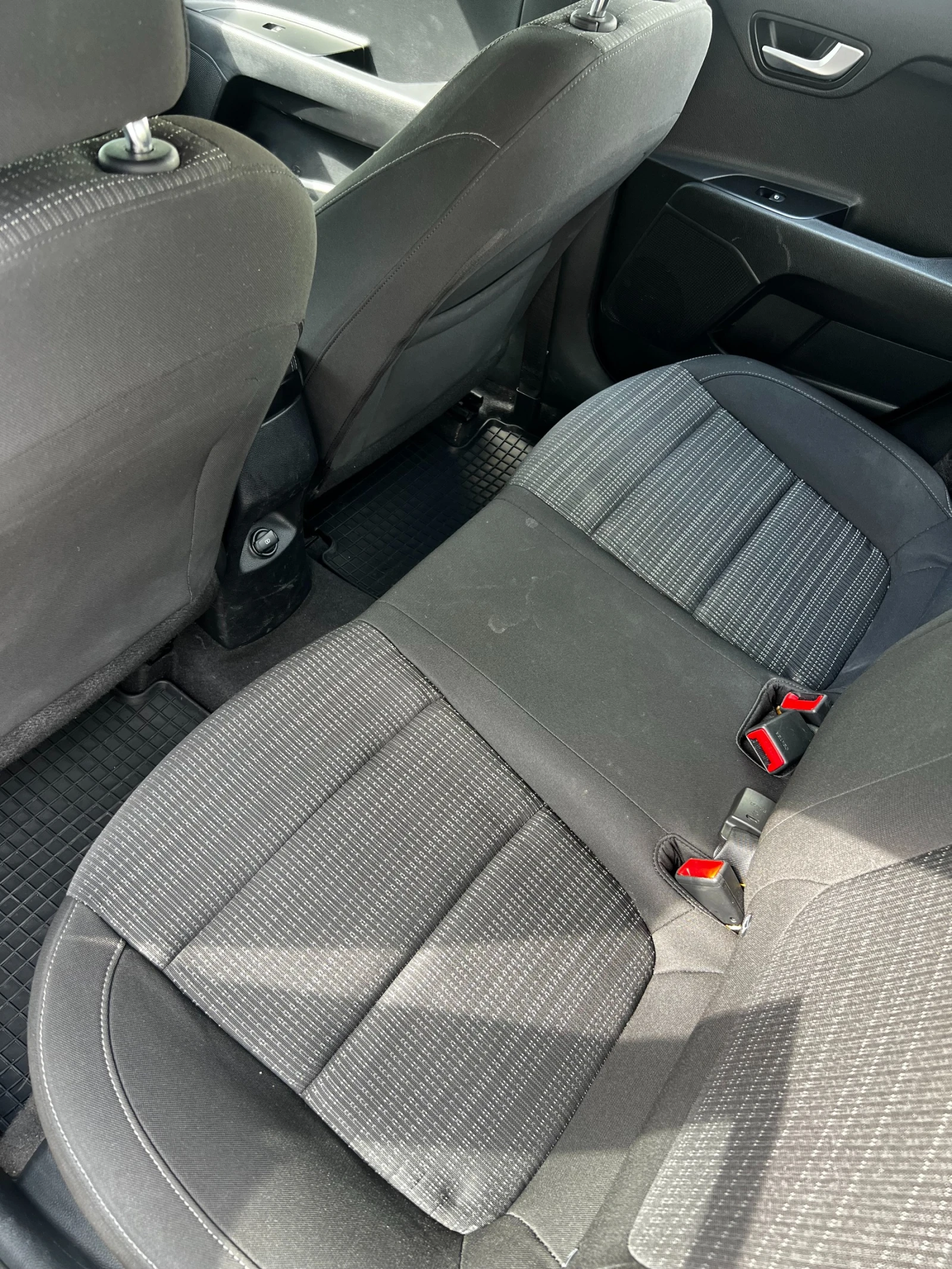 Kia Stonic | Mobile.bg   12