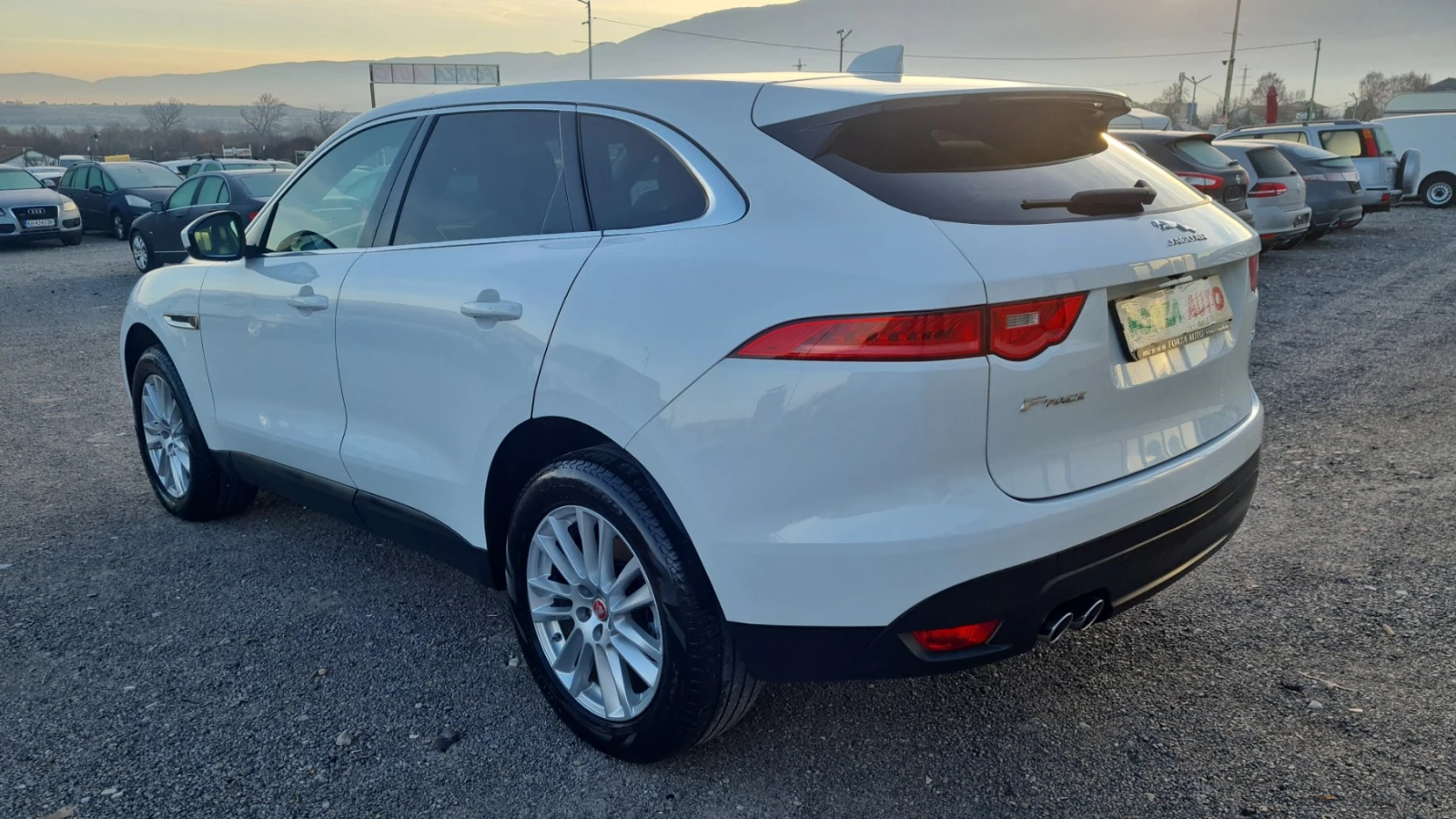 Jaguar F-PACE 2.0D-PRESTIGE-DIGITAL COCKPIT-ПАНОРАМА-178000км - изображение 2