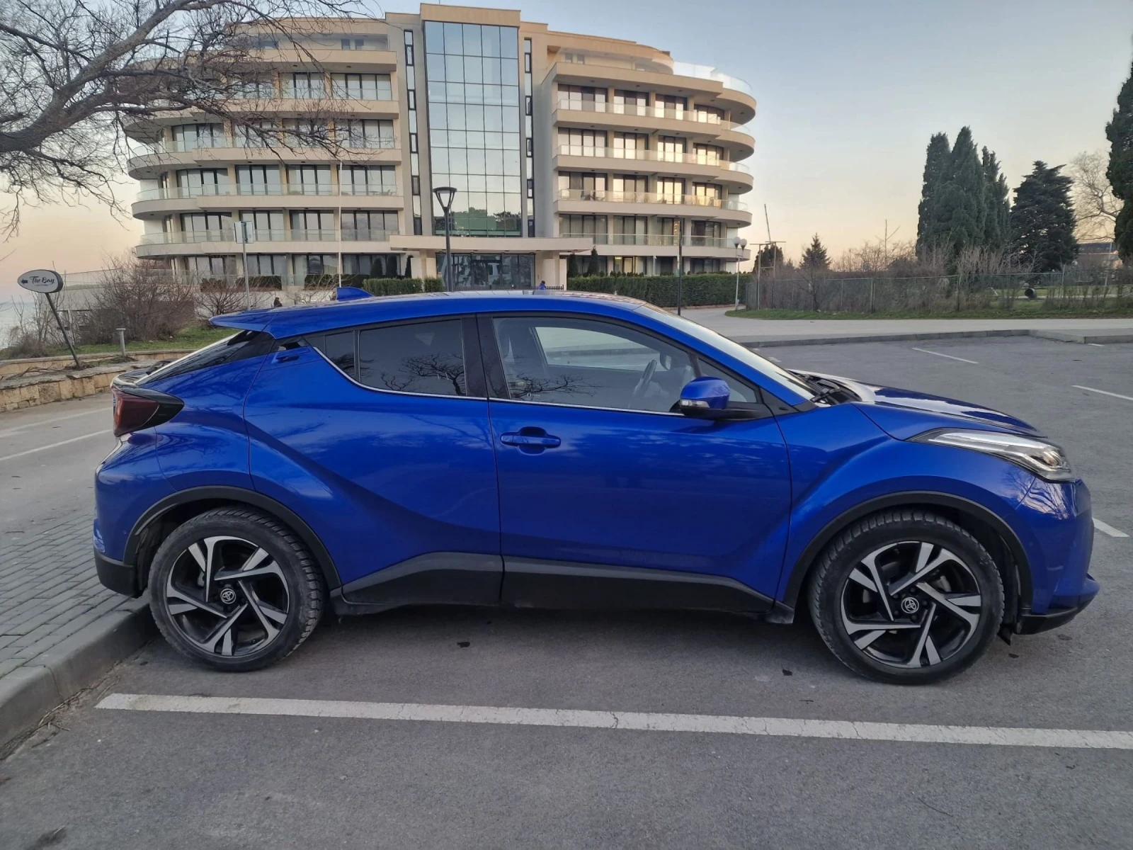 Toyota C-HR, снимка 3 - Автомобили и джипове - 53669289