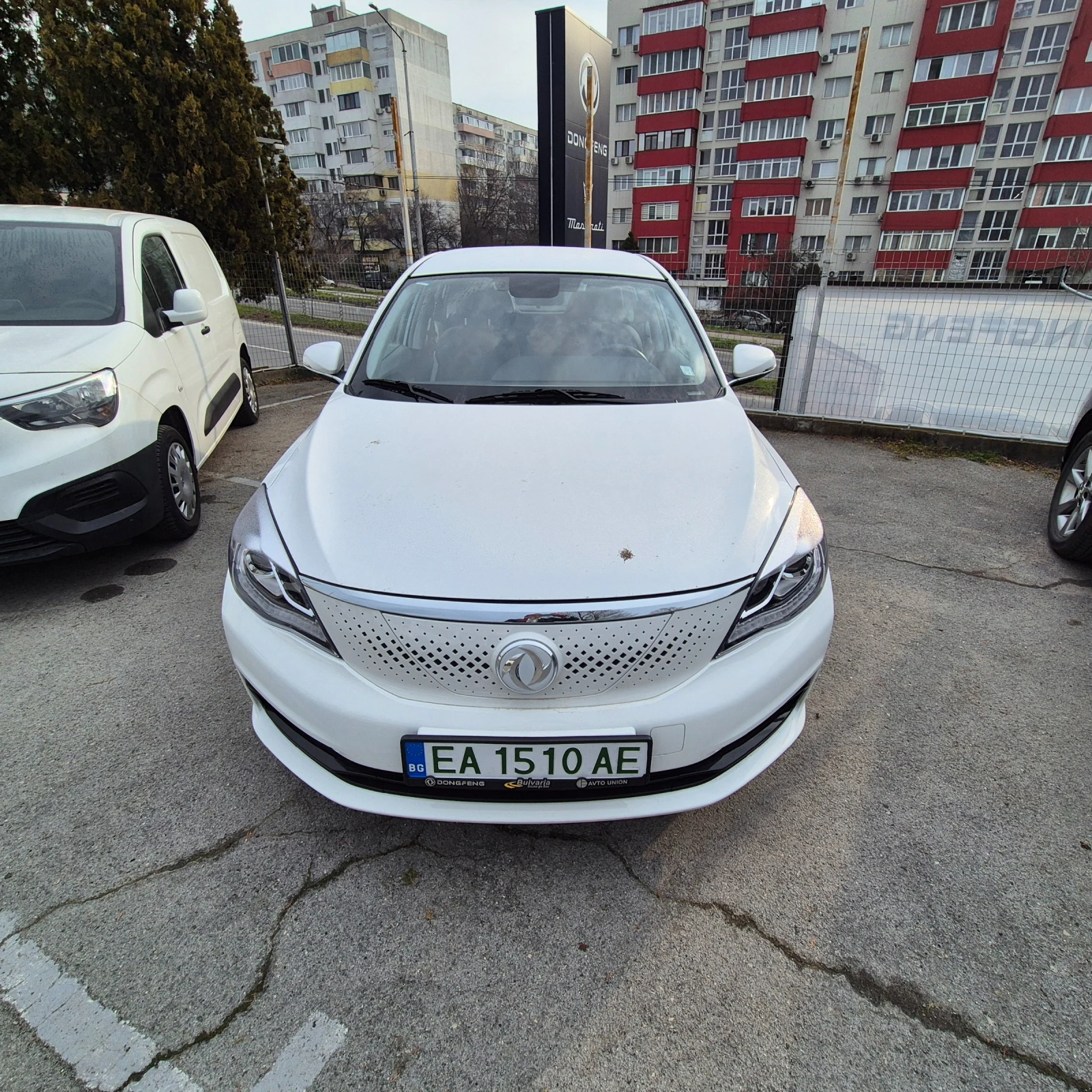 DONGFENG E3 Е70, снимка 2 - Автомобили и джипове - 53716731