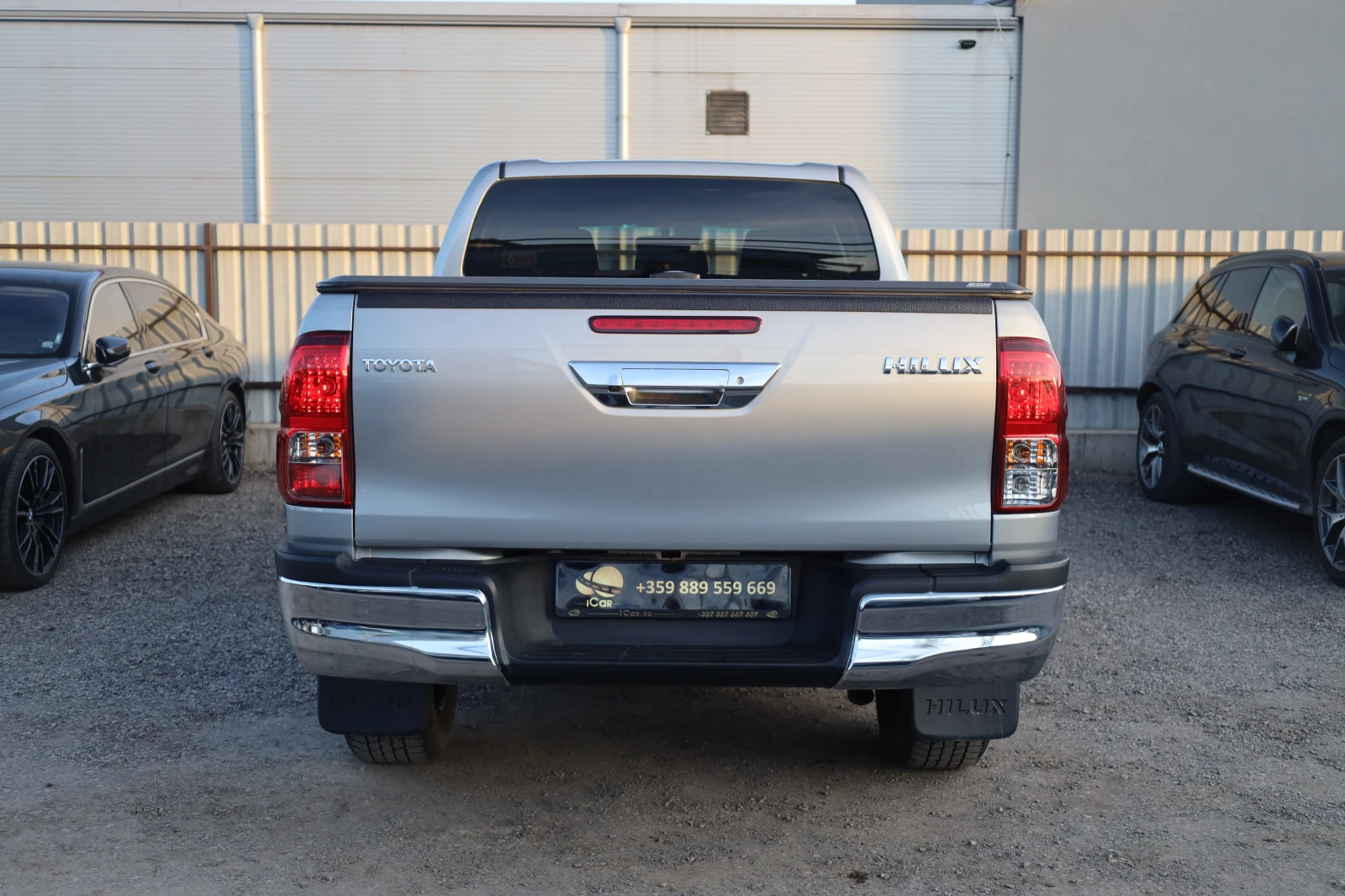 Toyota Hilux 2.4 D-4D 4x4 DoubleCAB KeyGO KAM Xenon SzH 35Kkm , снимка 5 - Автомобили и джипове - 53782957