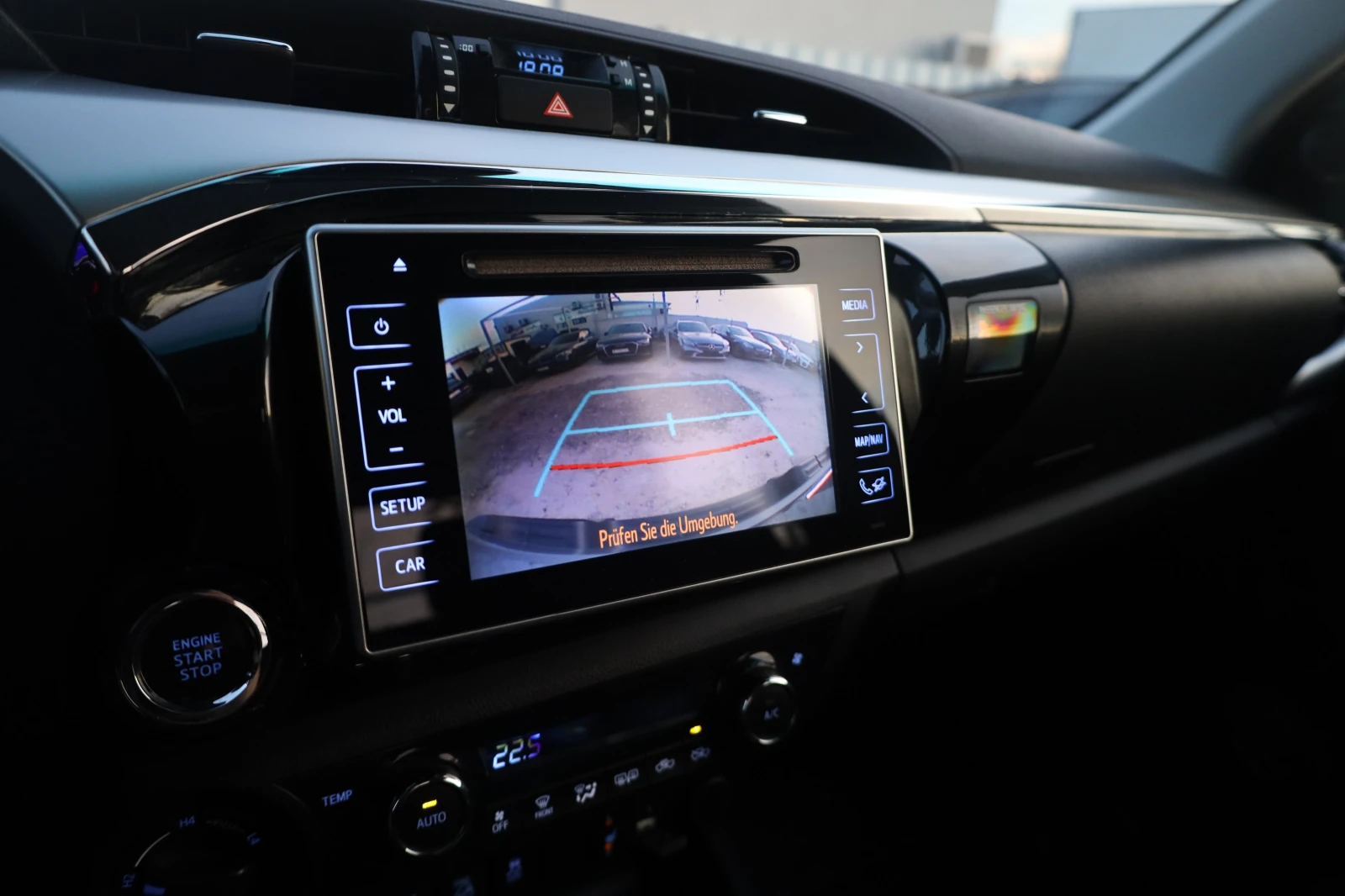 Toyota Hilux 2.4 D-4D 4x4 DoubleCAB KeyGO KAM Xenon SzH 35Kkm , снимка 13 - Автомобили и джипове - 53782957