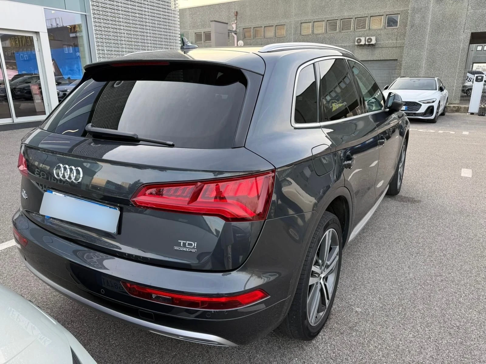 Audi Q5 2.0TDI quattro S tronic S line Plus, снимка 4 - Автомобили и джипове - 54111013