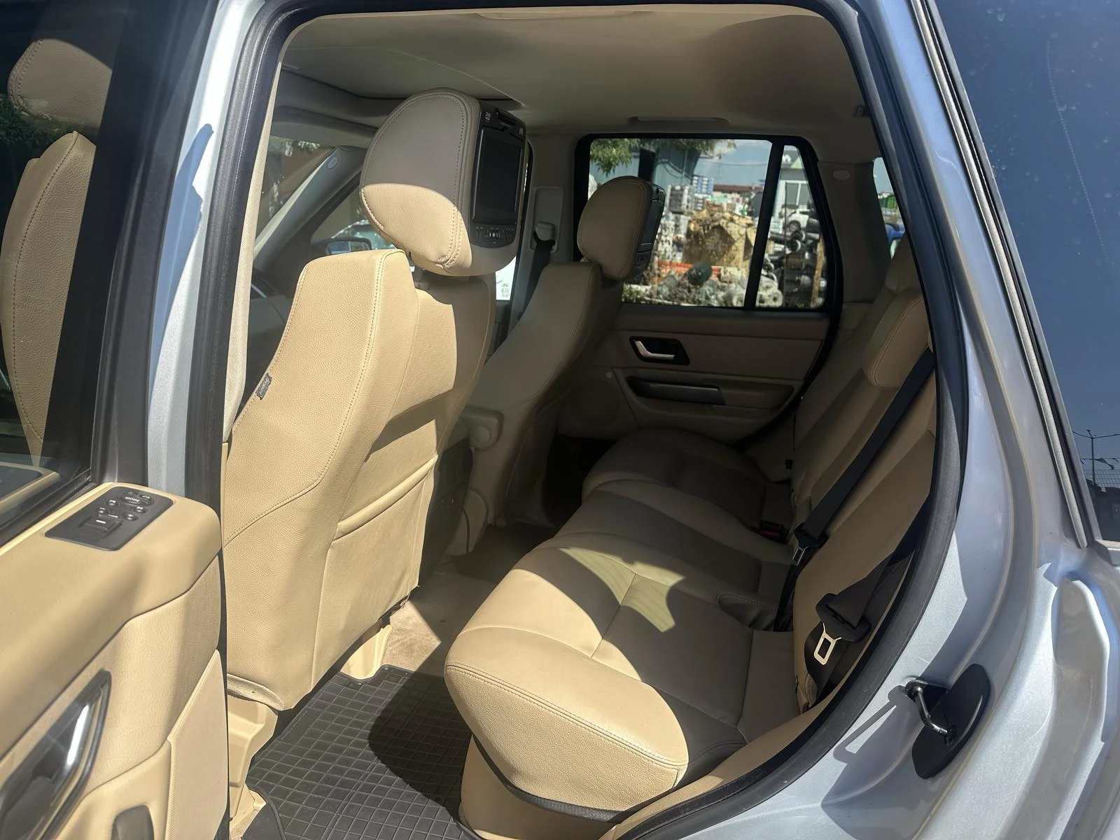 Land Rover Range Rover Sport 4.4/V8 Газ.Инж. Carplay Harmon Kardon, снимка 10 - Автомобили и джипове - 55492386