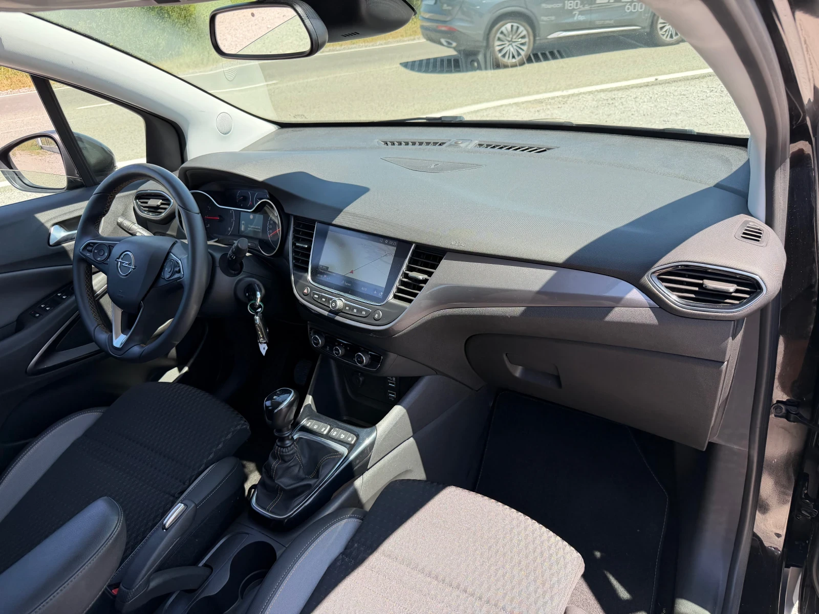 Opel Crossland X 1.2T LED NAVI CAMERA SERVICE BOOK EURO 6D TUV COC, снимка 13 - Автомобили и джипове - 55501523