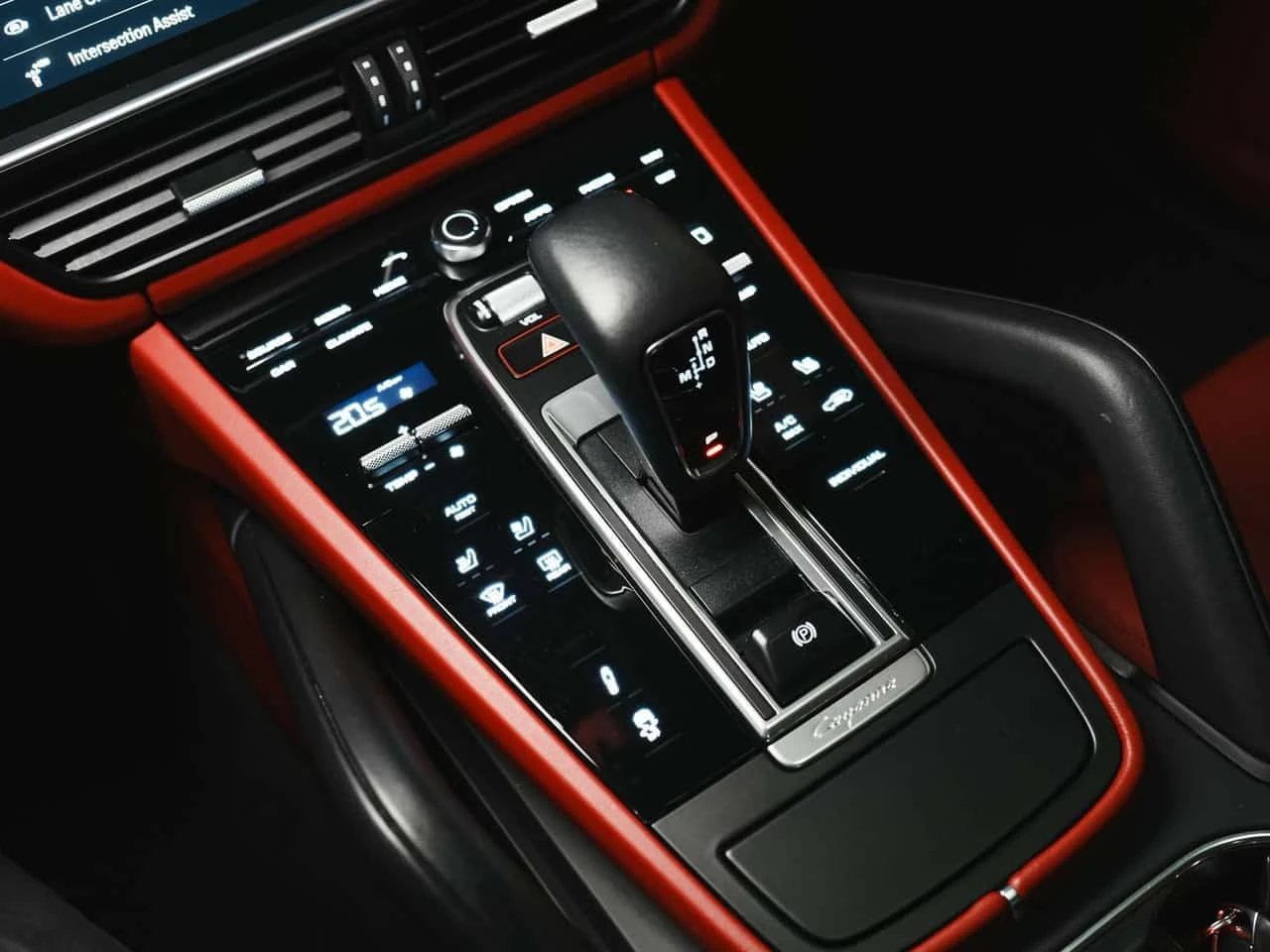 Porsche Cayenne E HYBRID Coupe Обдухване Дистроник Премиум Пакeт, снимка 17 - Автомобили и джипове - 55832897