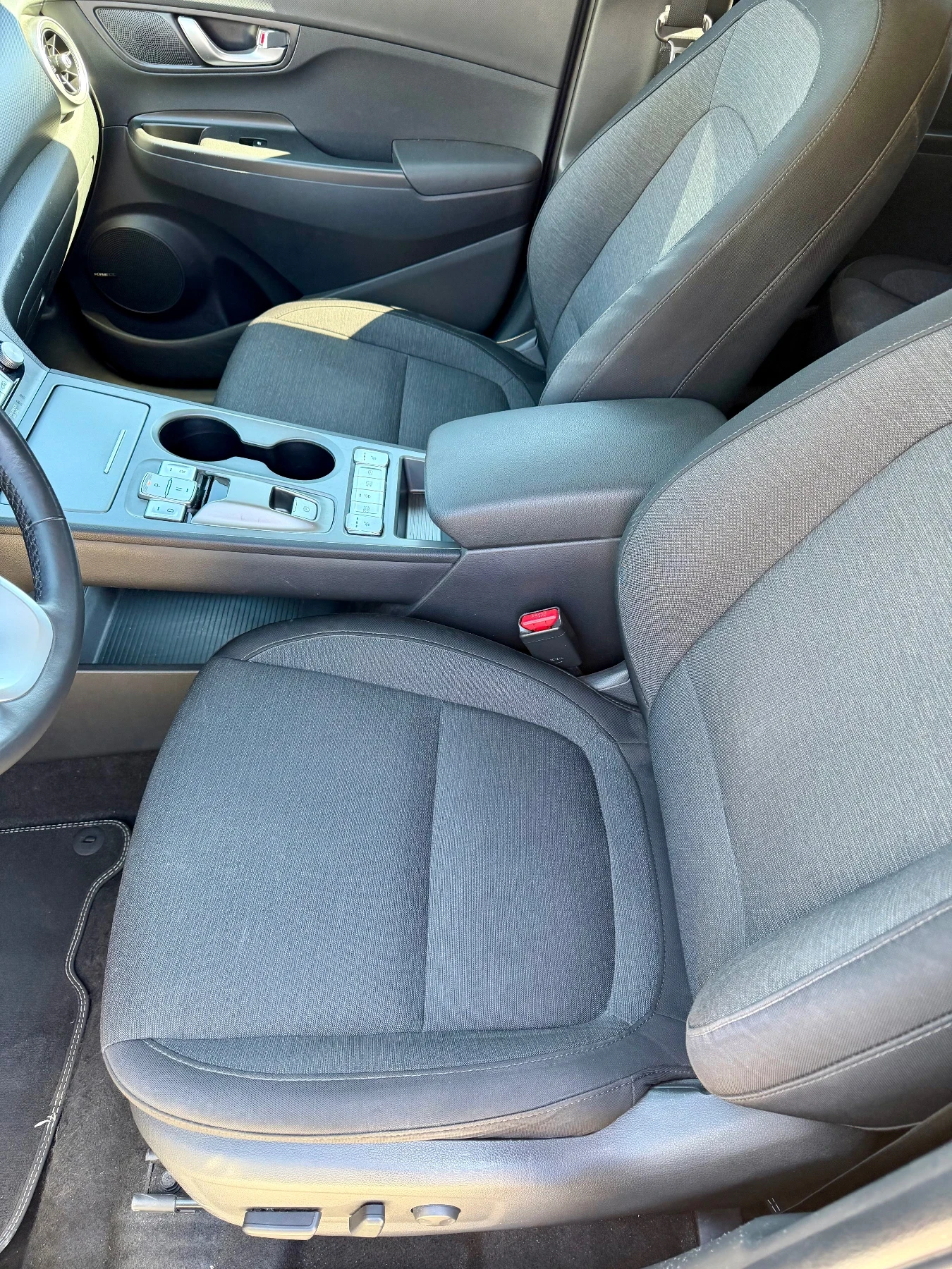 Hyundai Kona 67 kWh Facelift, снимка 13 - Автомобили и джипове - 55999663