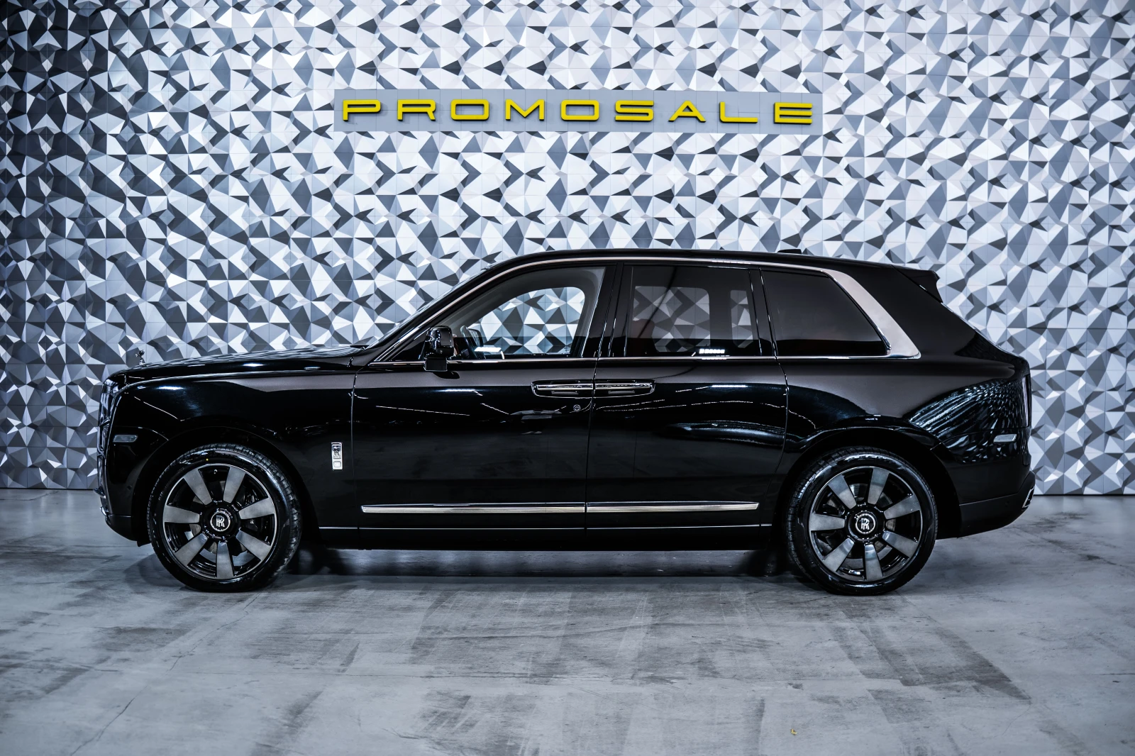 Rolls-Royce Cullinan Mandarin Interior, снимка 3 - Автомобили и джипове - 56272104