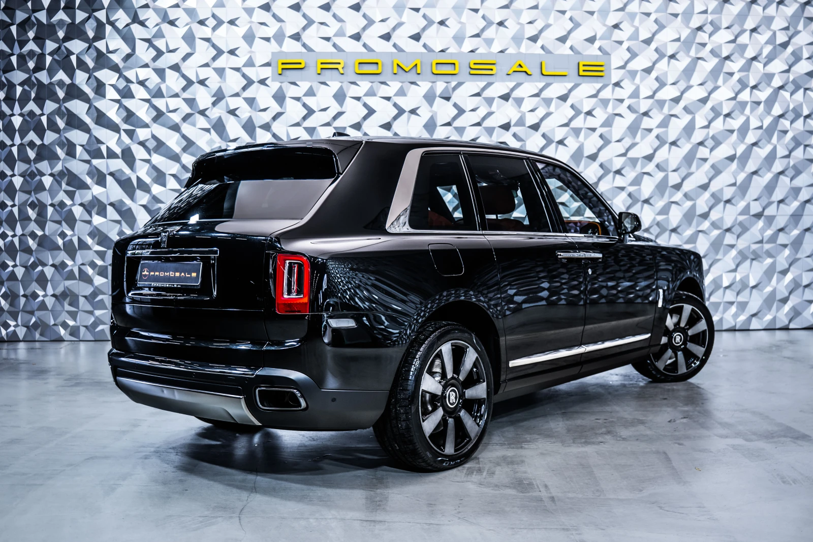 Rolls-Royce Cullinan Mandarin Interior, снимка 4 - Автомобили и джипове - 56272104