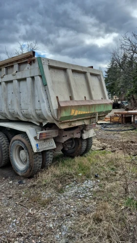 Mercedes-Benz 3235 Самосвал, снимка 6