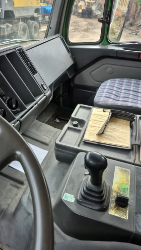 Mercedes-Benz 3235 Самосвал, снимка 8