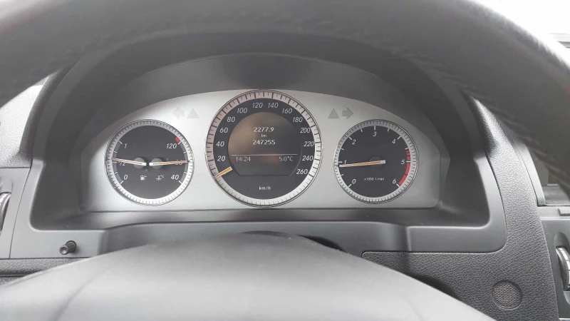 Mercedes-Benz C 220 646 panorama, снимка 11 - Автомобили и джипове - 48693991