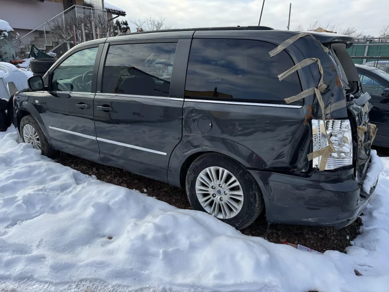 Lancia Voyager 2.8 CRD , снимка 3 - Автомобили и джипове - 48716724