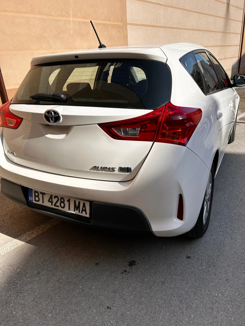 Toyota Auris, снимка 4 - Автомобили и джипове - 49221273