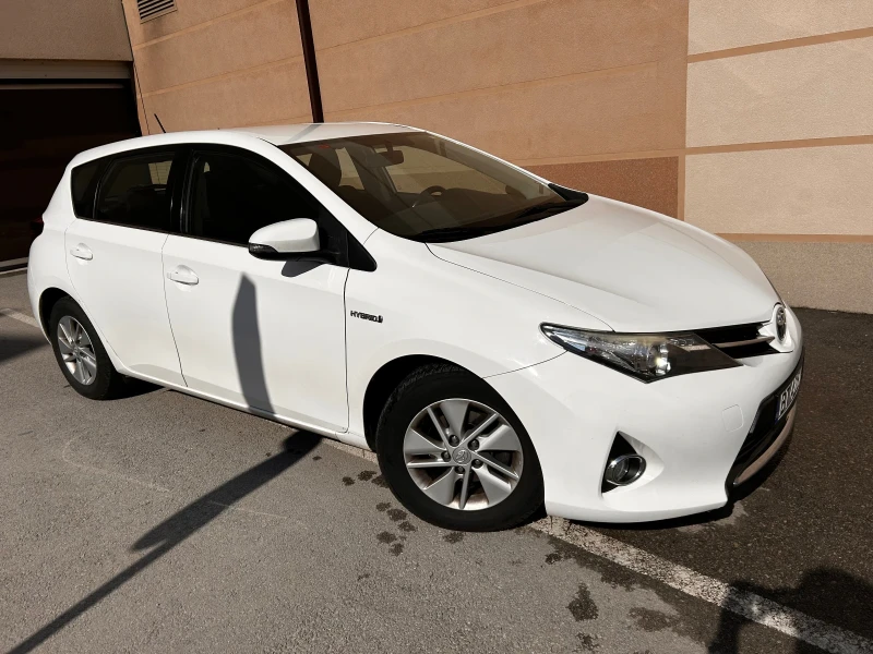 Toyota Auris, снимка 13 - Автомобили и джипове - 49221273