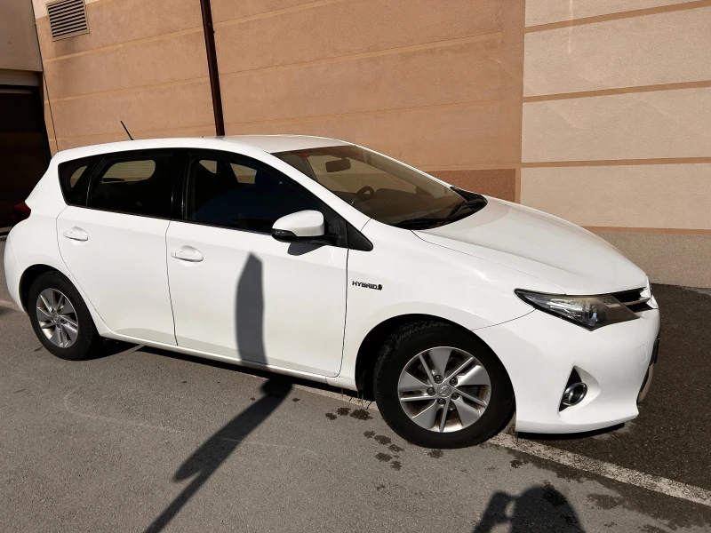 Toyota Auris, снимка 10 - Автомобили и джипове - 49221273