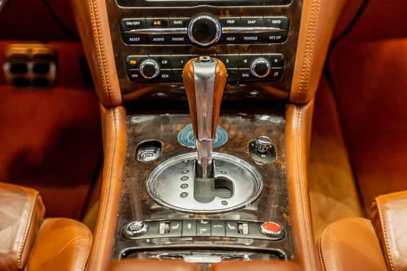 Bentley Continental gt W12 6.0L Twin-Turbo, снимка 15 - Автомобили и джипове - 51894131