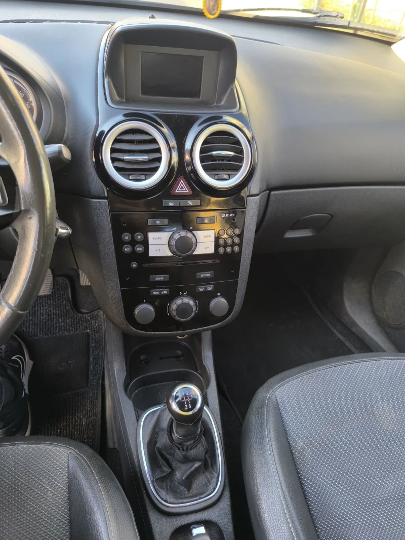 Opel Corsa, снимка 14 - Автомобили и джипове - 52462374