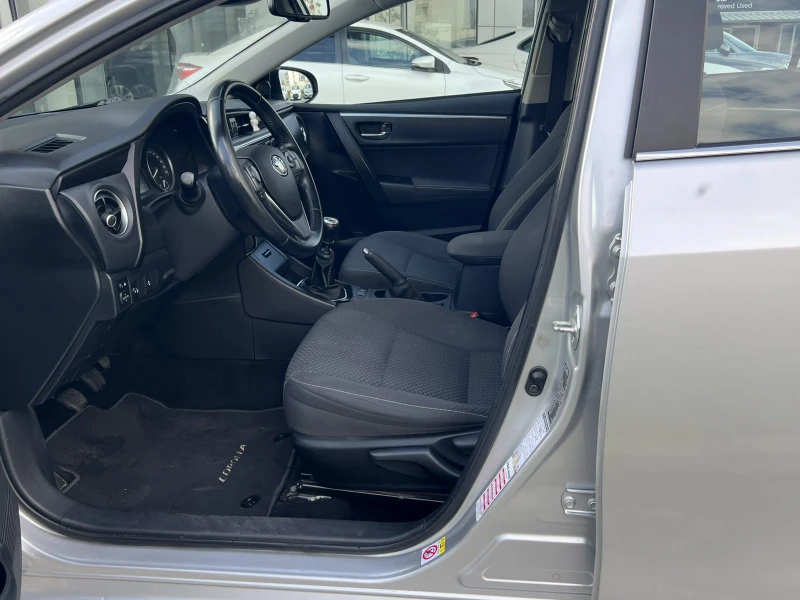 Toyota Corolla 1.6 VVT-i 6MT Luna, снимка 12 - Автомобили и джипове - 52501797