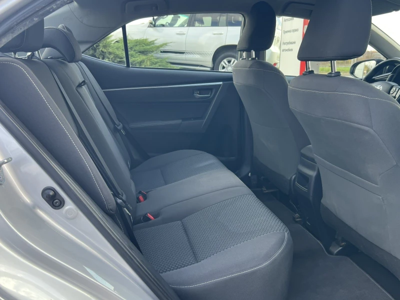 Toyota Corolla 1.6 VVT-i 6MT Luna, снимка 15 - Автомобили и джипове - 52501797