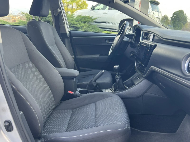 Toyota Corolla 1.6 VVT-i 6MT Luna, снимка 14 - Автомобили и джипове - 52501797