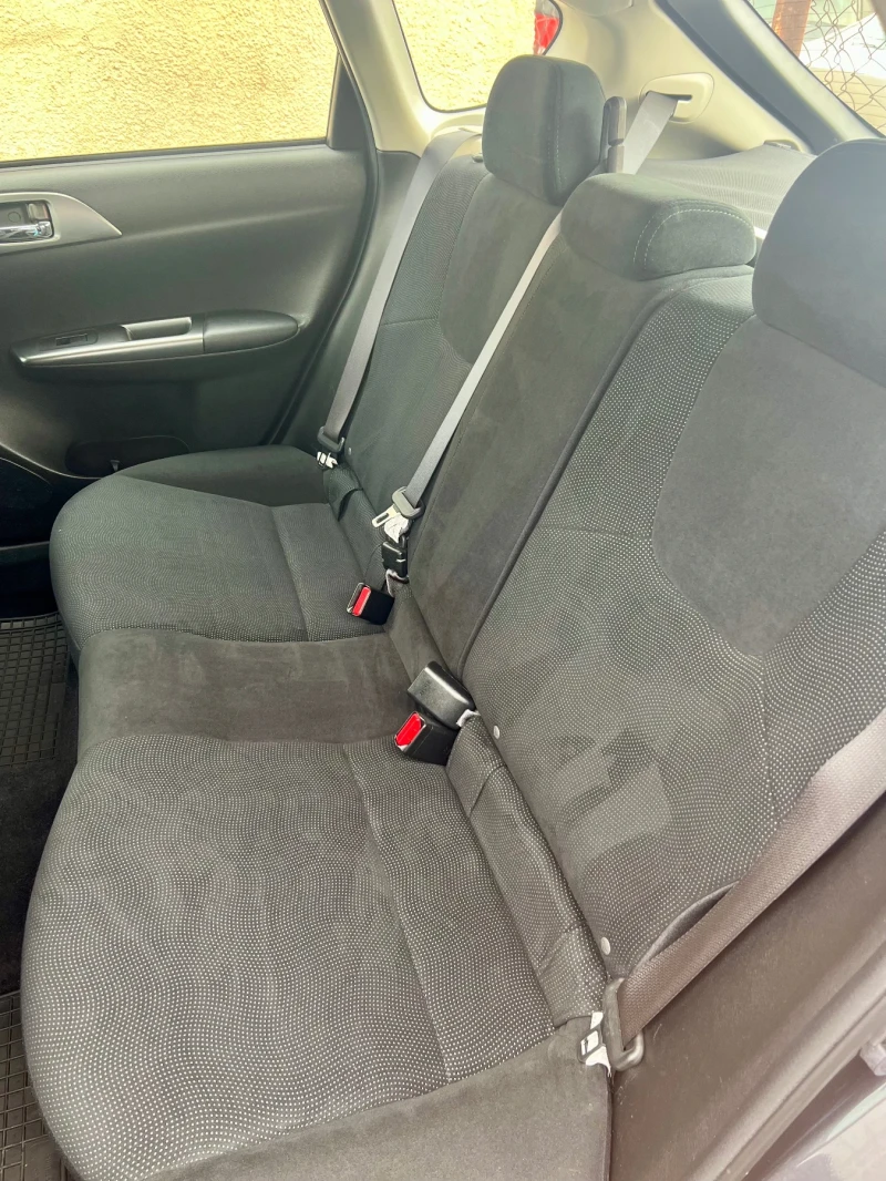 Subaru Impreza 1.5 48 000 км 4x4, снимка 9 - Автомобили и джипове - 52989752