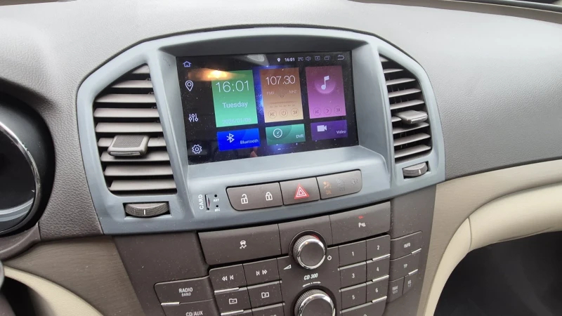 Opel Insignia Limuzine 1.8 gaz, снимка 10 - Автомобили и джипове - 53021204