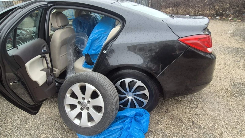 Opel Insignia Limuzine 1.8 gaz, снимка 13 - Автомобили и джипове - 53021204