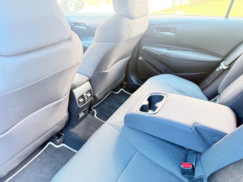 Toyota Corolla SD Hybrid 1.8 Executive, снимка 6 - Автомобили и джипове - 53519708