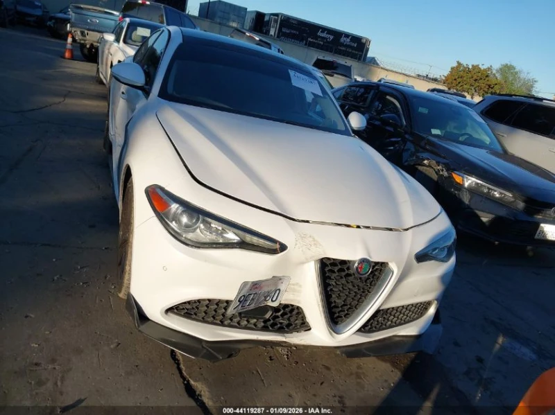 Alfa Romeo Giulia 2l Ti Rwd, снимка 12 - Автомобили и джипове - 53583192