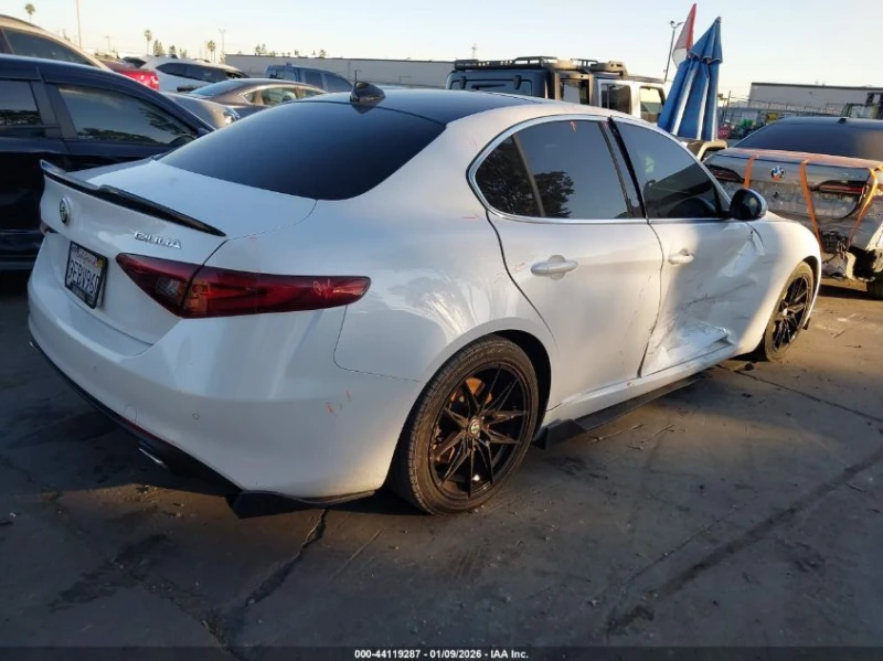 Alfa Romeo Giulia 2l Ti Rwd, снимка 4 - Автомобили и джипове - 53583192
