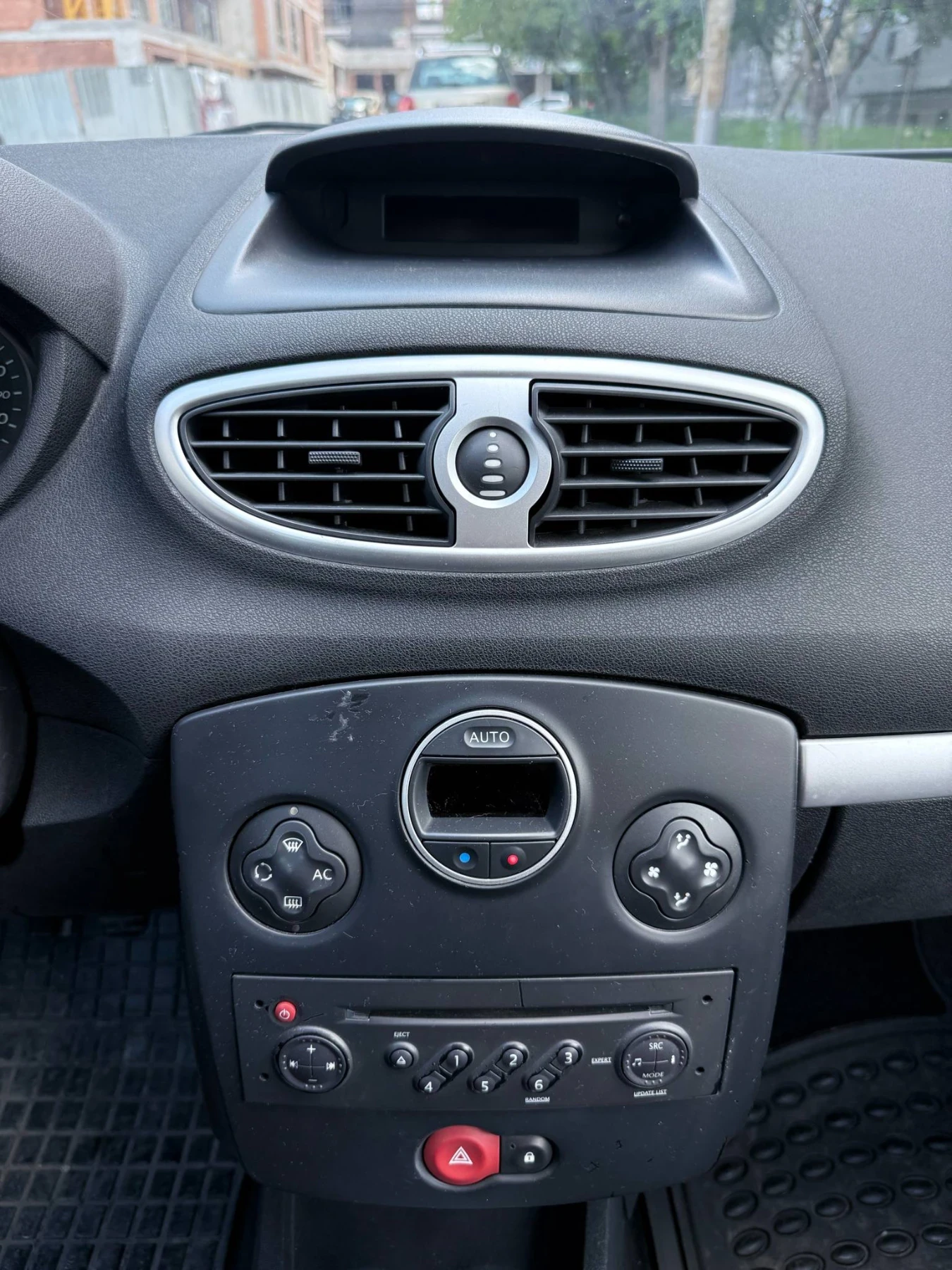 Renault Clio  - изображение 6