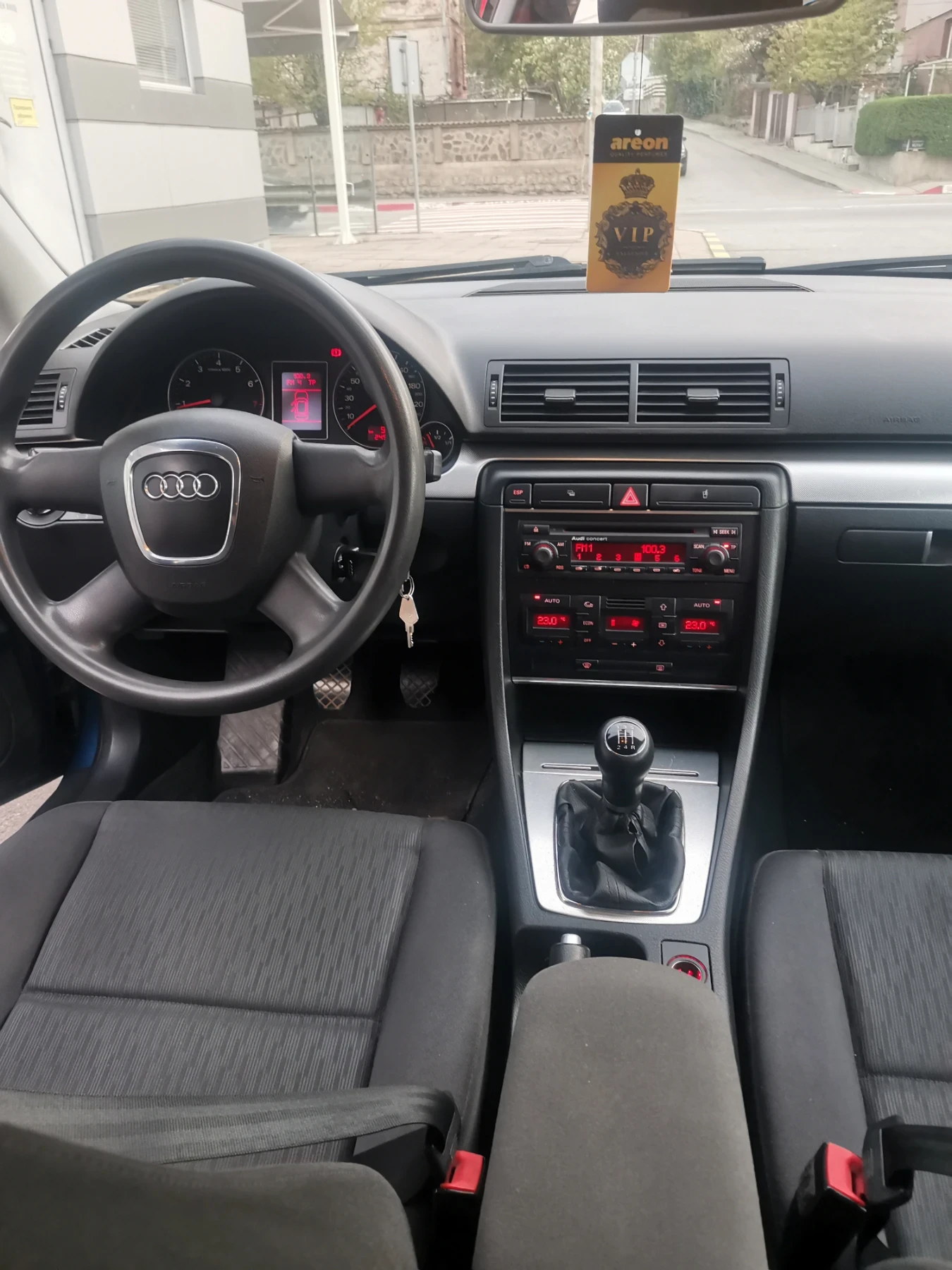 Audi A4  - изображение 10