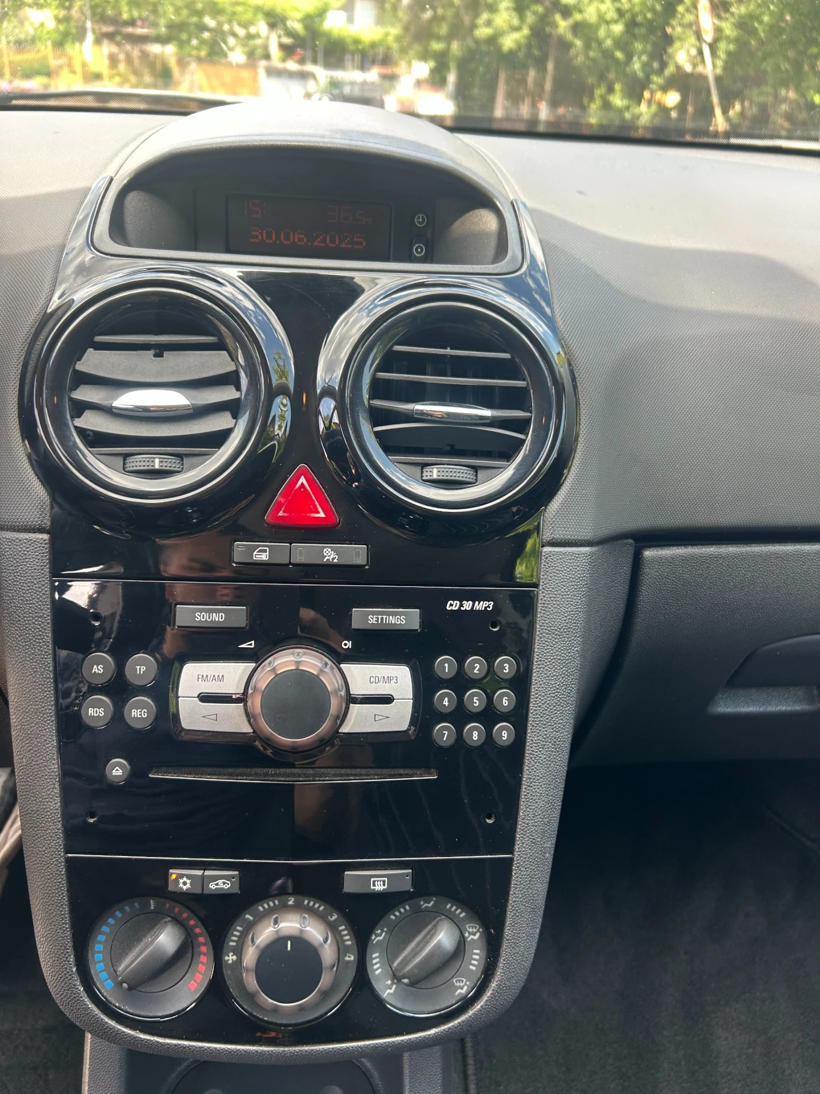 Opel Corsa 1.2i ГАЗ - изображение 7