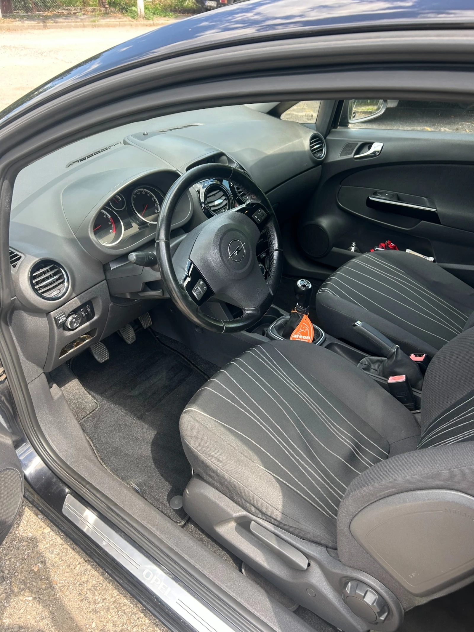 Opel Corsa 1.2i ГАЗ - изображение 5