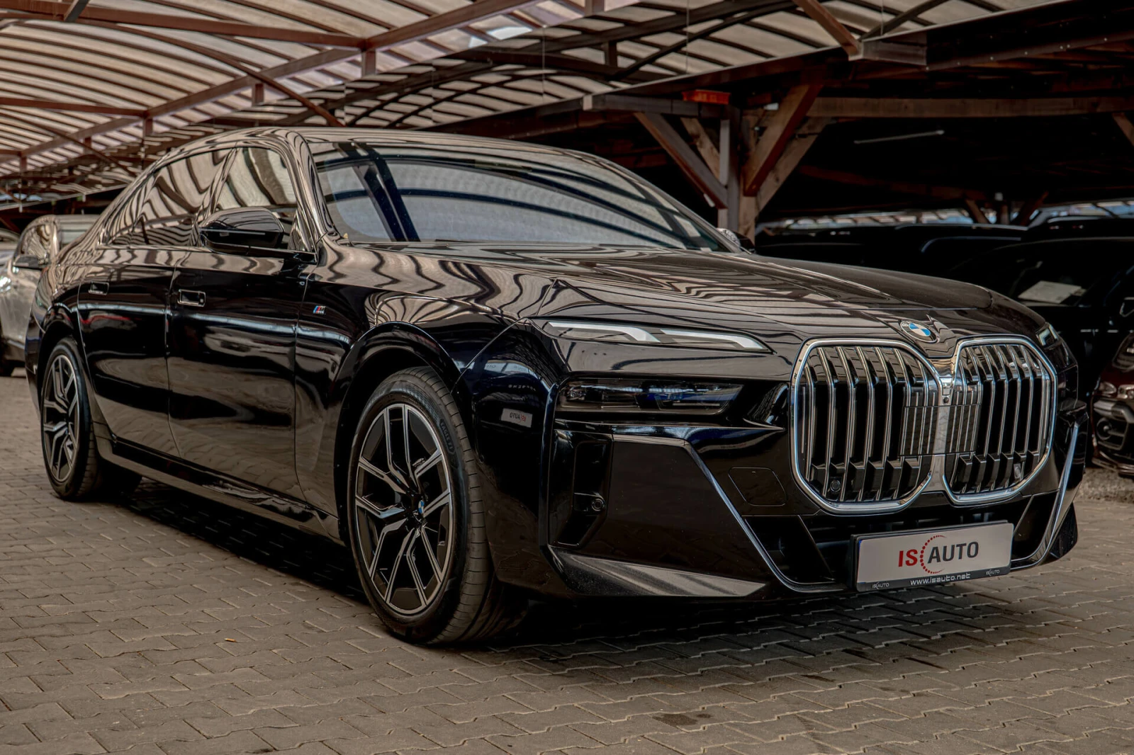 BMW 740 d/xDrive/Bowers&Wilkins/HuD/Панорама/Камера360 - изображение 3