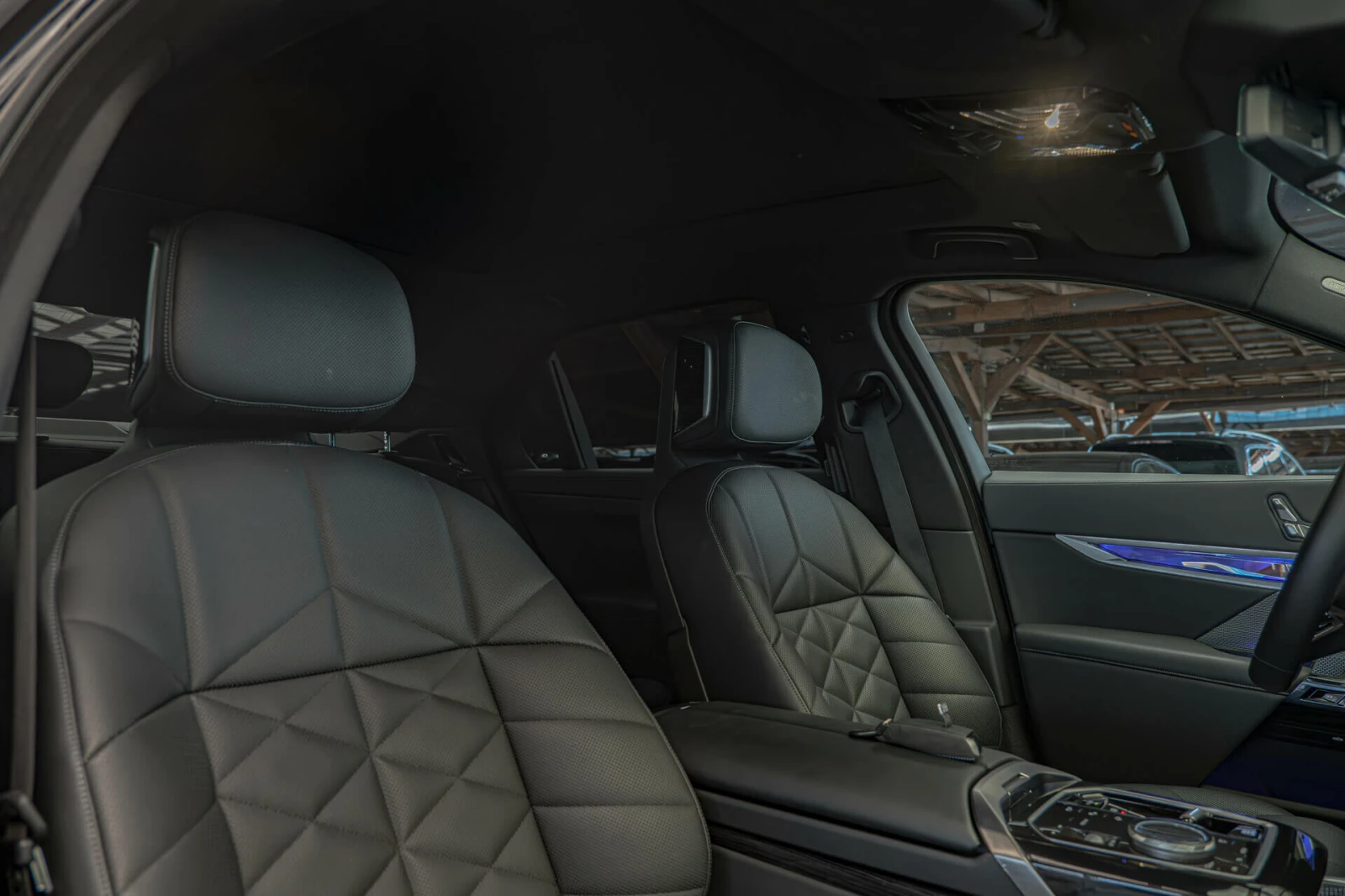 BMW 740 d/xDrive/Bowers&Wilkins/HuD/Панорама/Камера360 - изображение 10