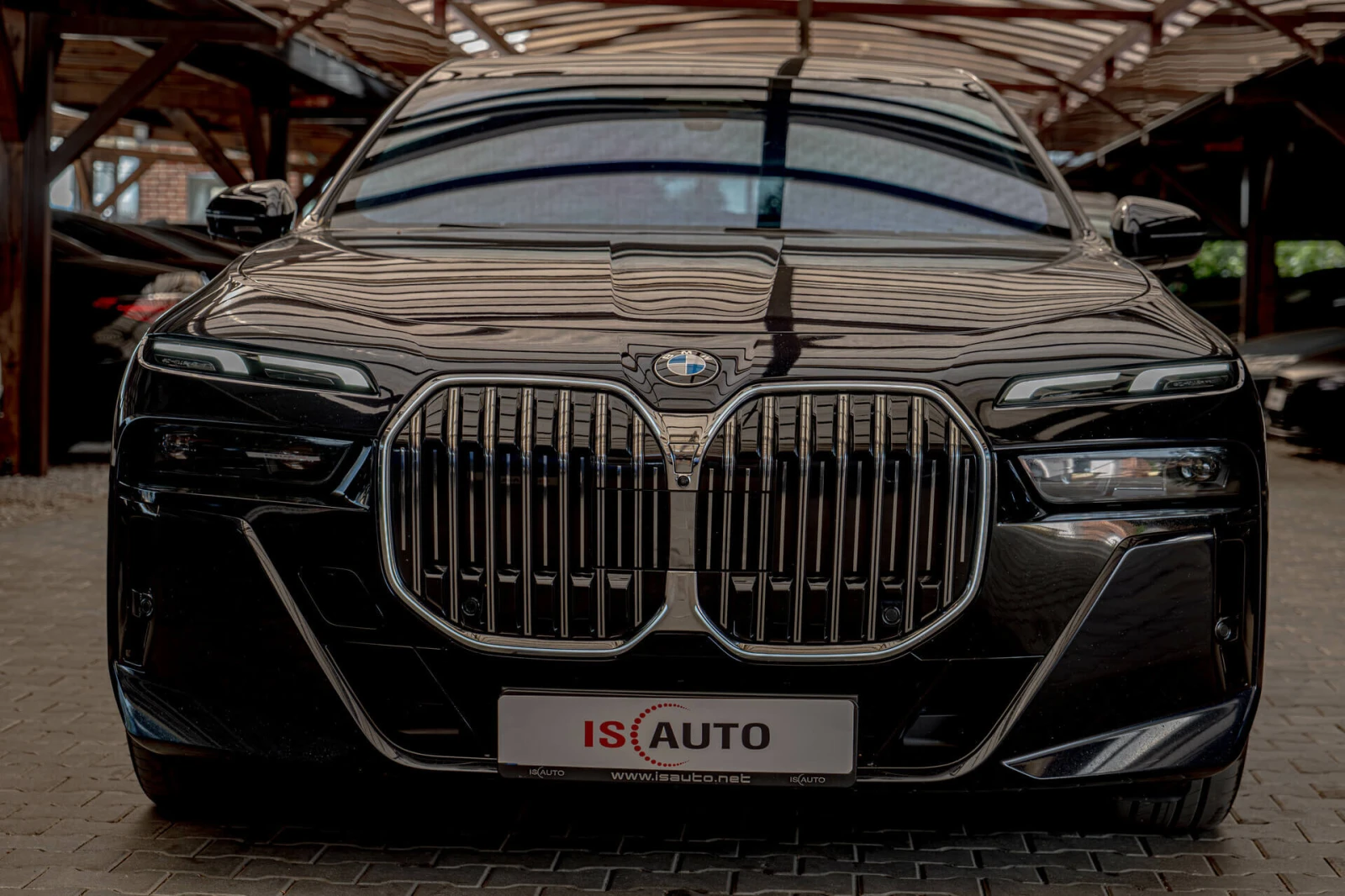 BMW 740 d/xDrive/Bowers&Wilkins/HuD/Панорама/Камера360 - изображение 2