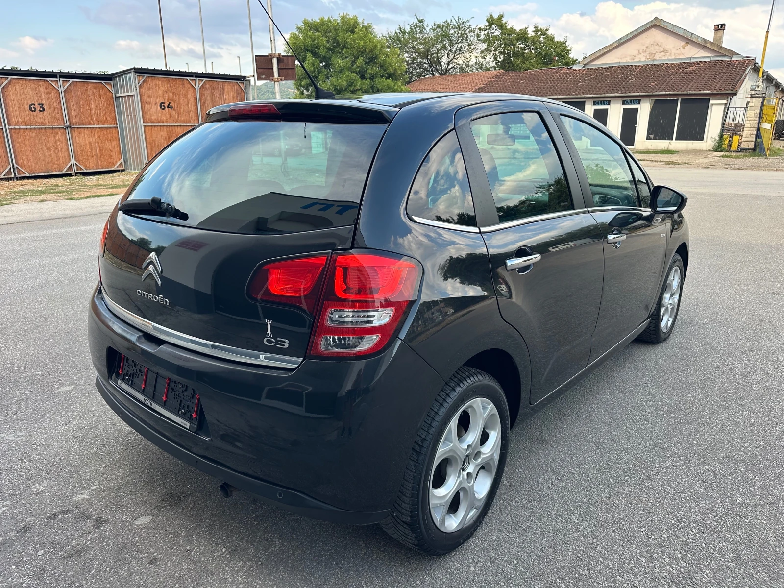 Citroen C3 1.4HDI Exclusive Design Италия - изображение 7