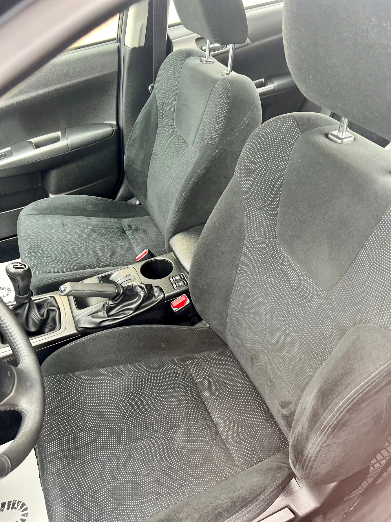 Subaru Impreza 1.5 48 000 км 4x4 - изображение 4