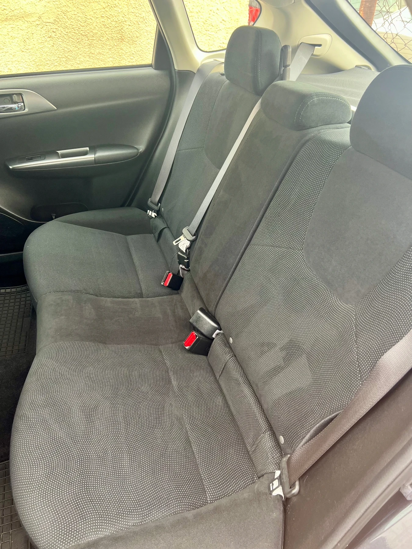 Subaru Impreza 1.5 48 000 км 4x4 - изображение 9