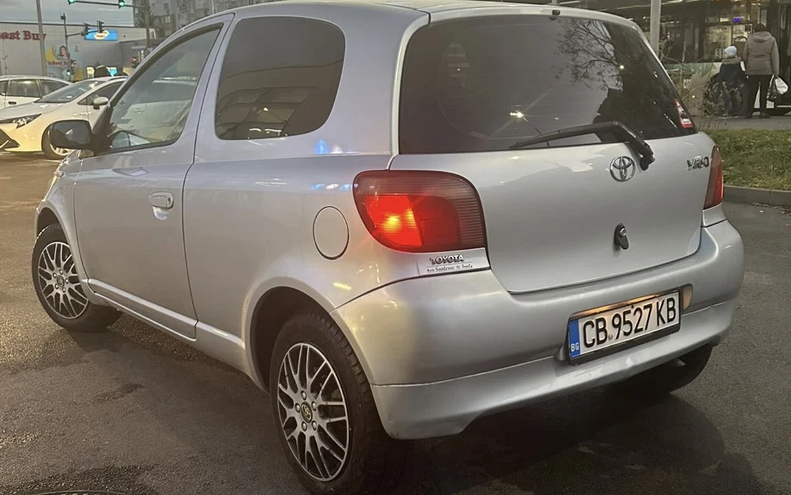 Toyota Yaris  - изображение 8