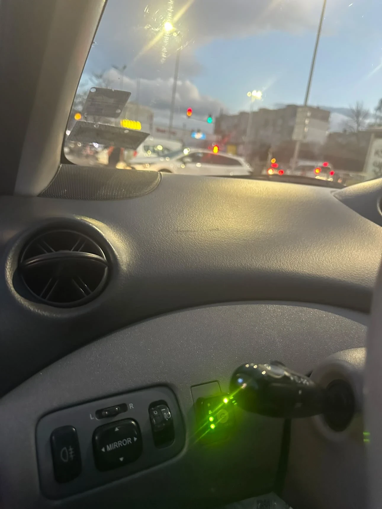 Toyota Yaris  - изображение 7