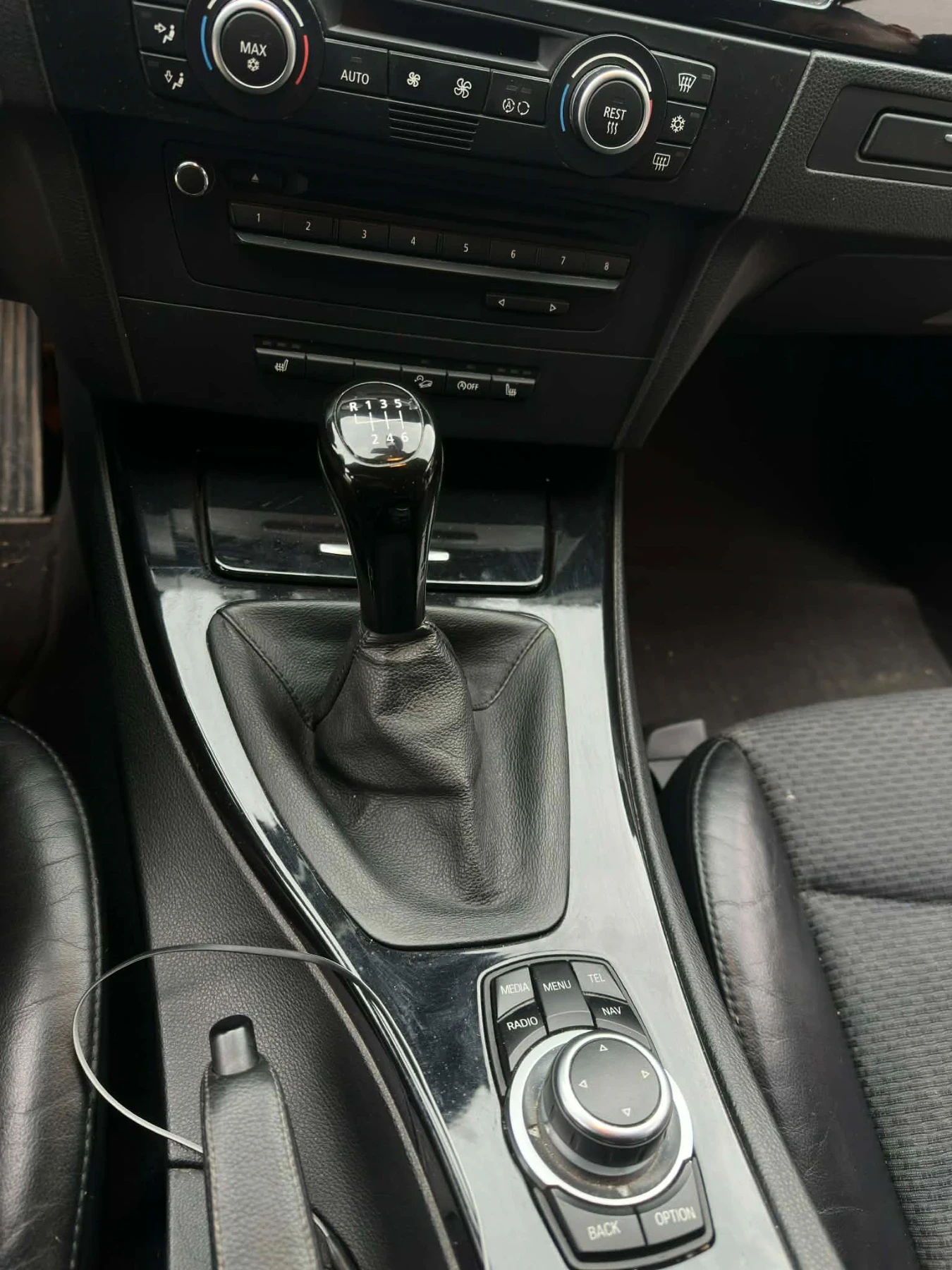 BMW 320, снимка 14 - Автомобили и джипове - 53938920