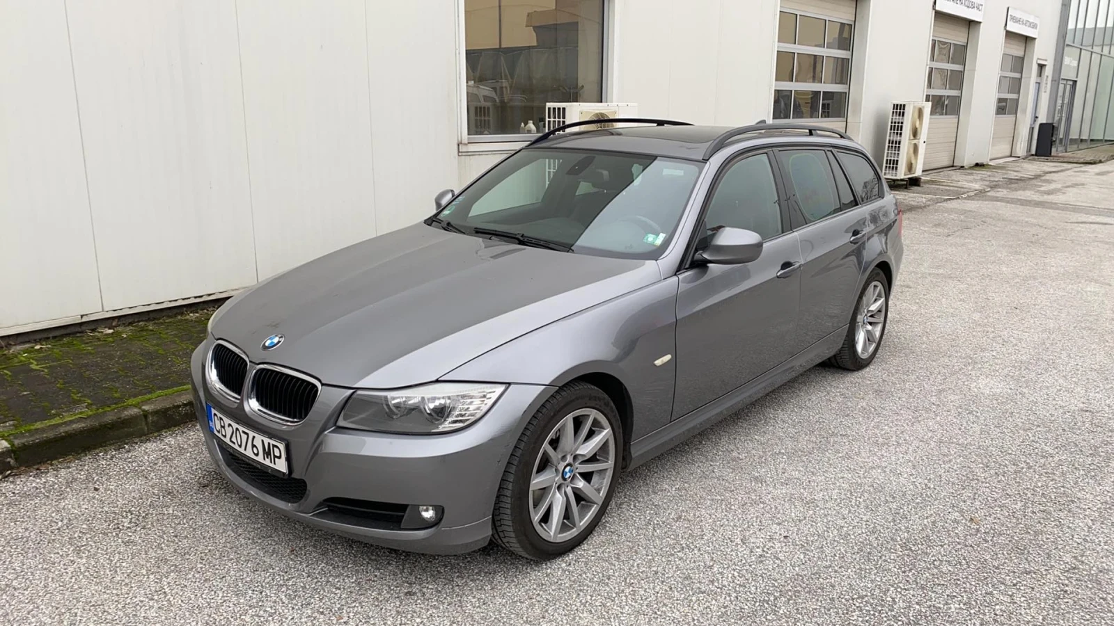 BMW 320, снимка 17 - Автомобили и джипове - 53938920