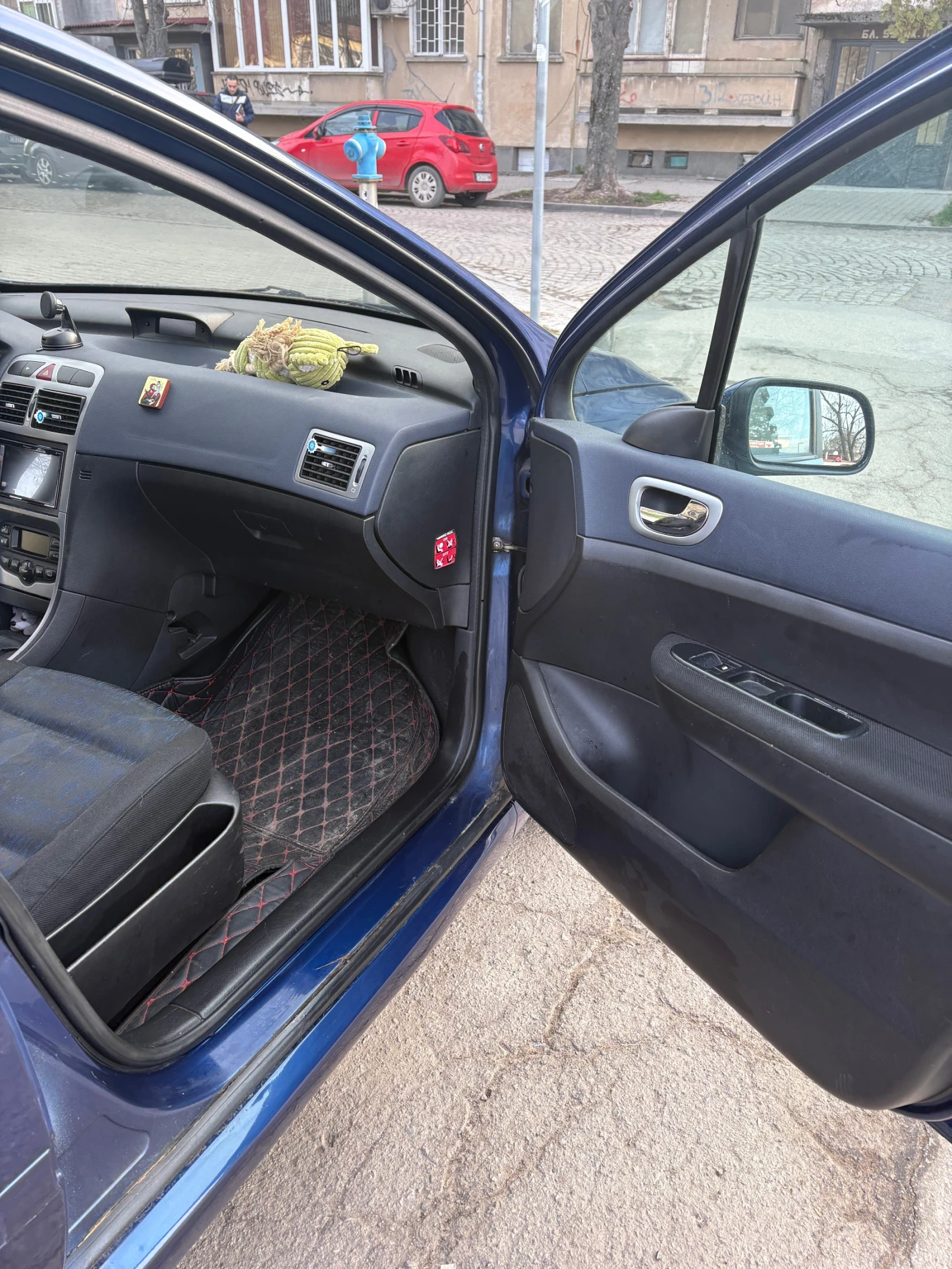 Peugeot 307 Хечбек, снимка 13 - Автомобили и джипове - 53980102