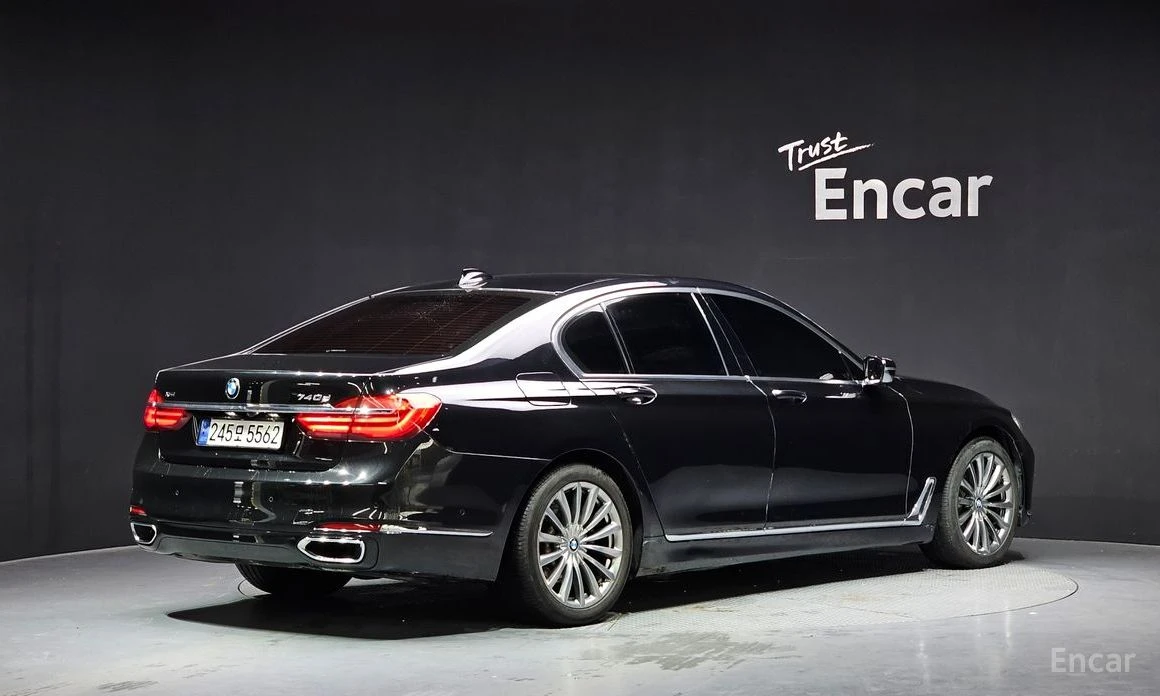 BMW 730 XDRIVE* 3.0D* ШИБИДАХ* КАМЕРИ* 360* МЪРТВА* ТОЧКА*, снимка 3 - Автомобили и джипове - 54072999