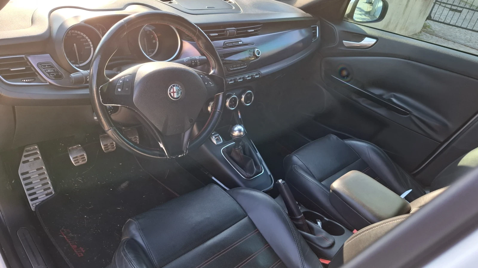 Alfa Romeo Giulietta, снимка 6 - Автомобили и джипове - 54147597