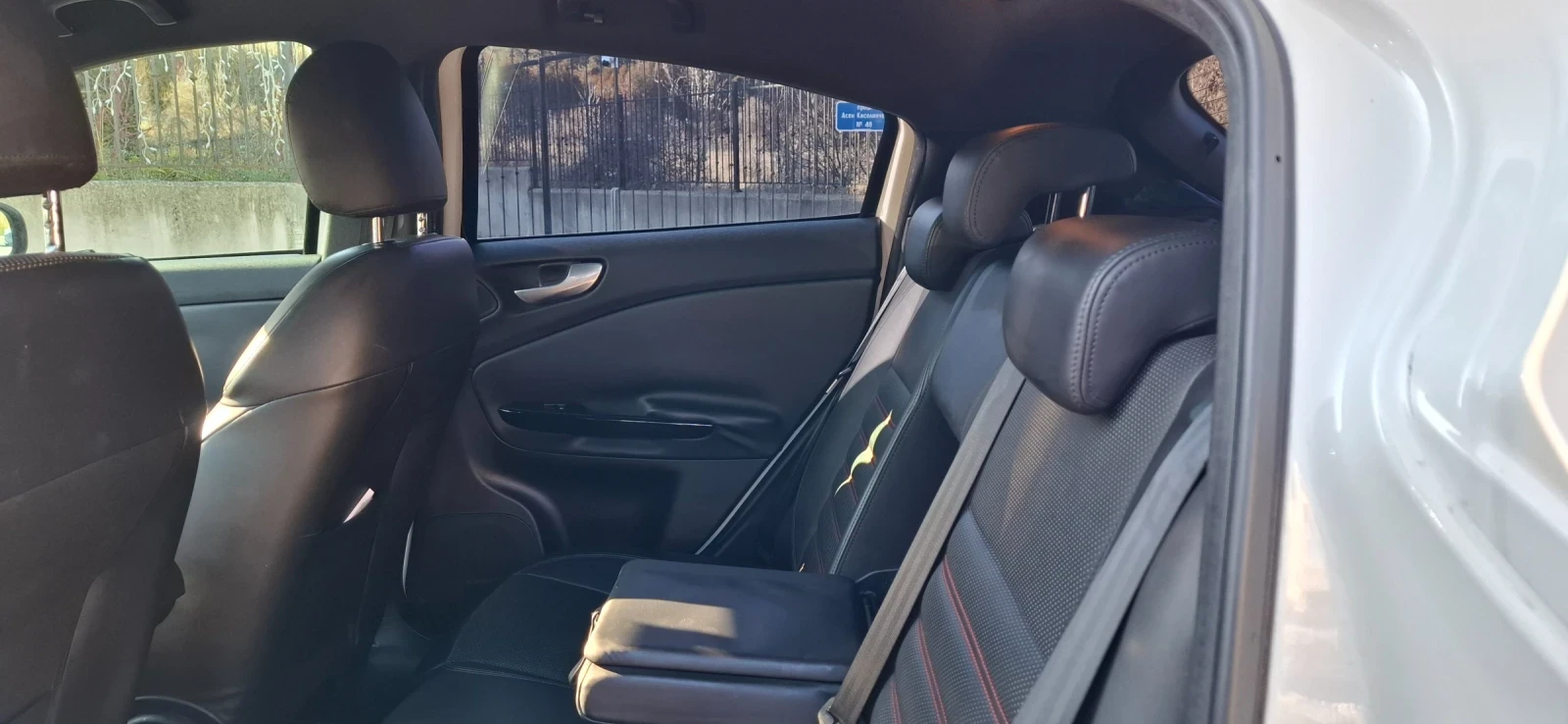 Alfa Romeo Giulietta, снимка 5 - Автомобили и джипове - 54147597