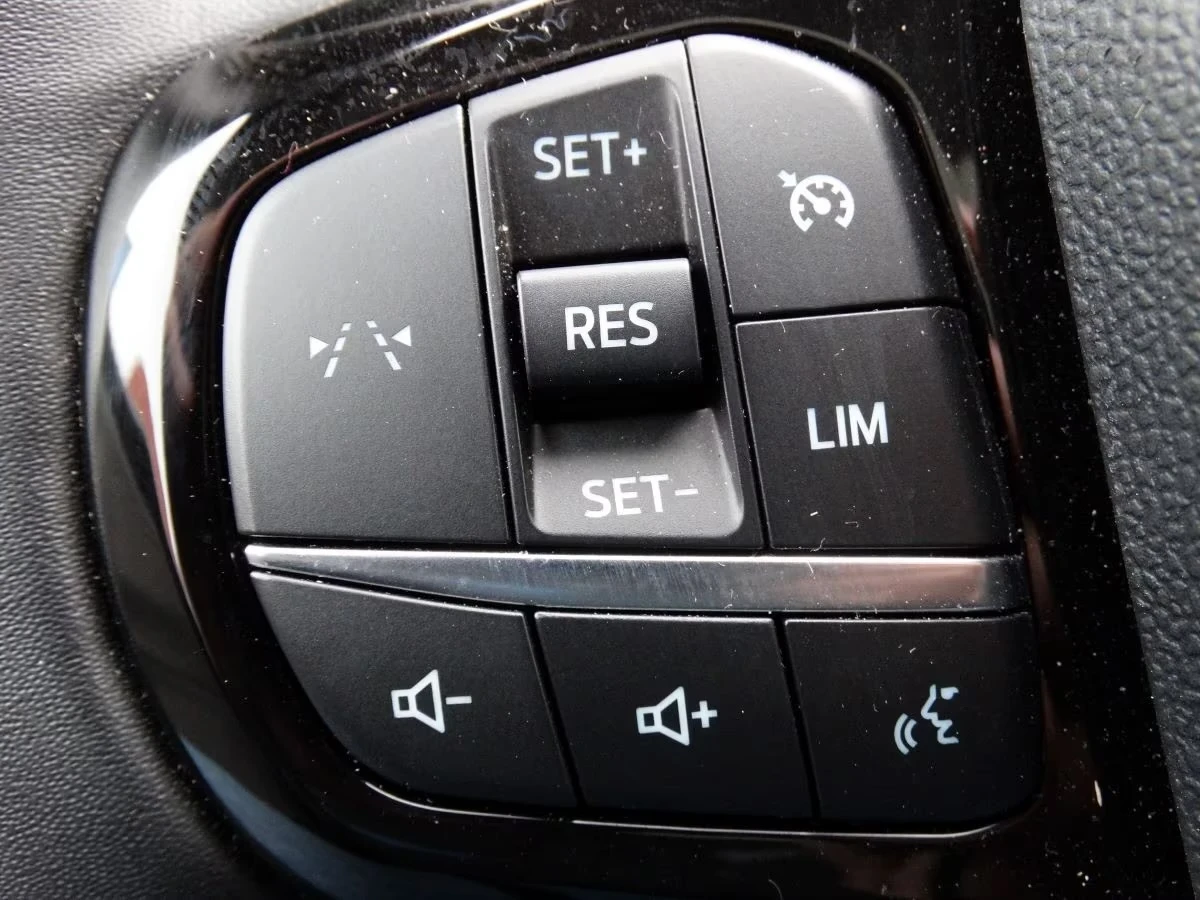 Ford Puma Gen-E Premium DISTRONIC MATRIX PANO Camera Keyless, снимка 10 - Автомобили и джипове - 54455627